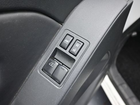 Used 2024 Nissan Frontier S AWD/4WD image 16