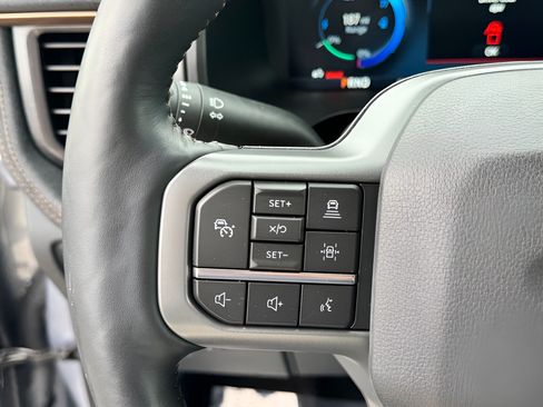 Used 2022 Ford F150 Lightning Lariat AWD/4WD image 15