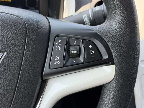 Used 2013 Chevrolet Volt FWD image 19