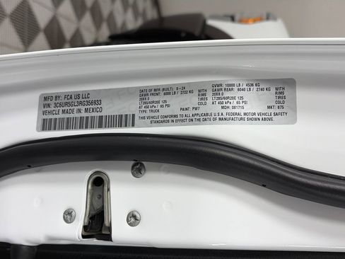 Used 2024 RAM 2500 Limited w/ Safety Group image 9