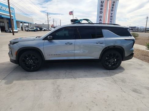 New 2026 Chevrolet Traverse RS w/ LPO, Floor Liner Package FWD image 7