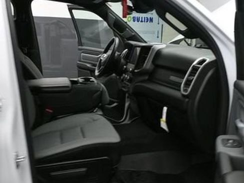 Used 2022 RAM 1500 Big Horn AWD/4WD image 16