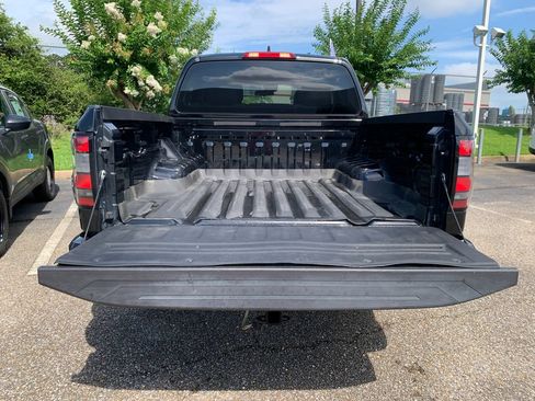Used 2023 Nissan Frontier SV w/ Technology Package AWD/4WD image 7