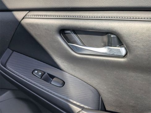 Used 2024 Nissan Sentra SV image 33