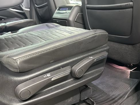 Used 2025 Cadillac Escalade Sport Platinum w/ LPO, ONYX Package image 27