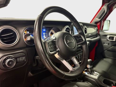 Used 2019 Jeep Wrangler Unlimited Sahara w/ Safety Group image 17