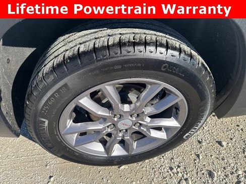 Used 2024 GMC Terrain SLT image 28