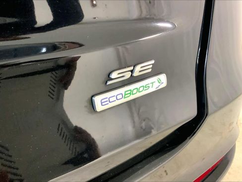 Used 2019 Ford Fusion SE w/ Equipment Group 151A image 9