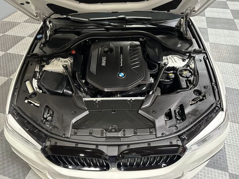 Used 2017 BMW 540i w/ M Sport Package RWD image 30