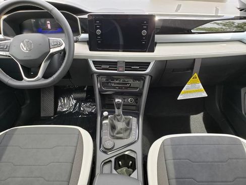 New 2026 Volkswagen Taos SE AWD/4WD image 9