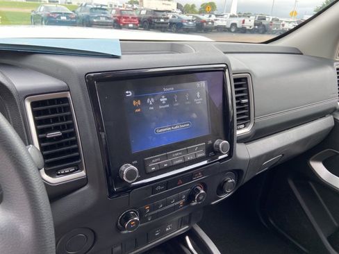 Used 2024 Nissan Frontier SV RWD image 40