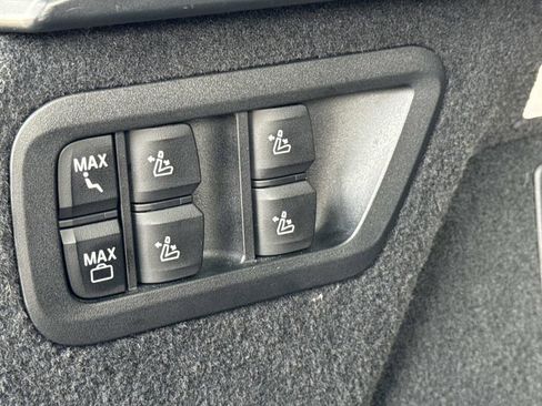 Used 2023 BMW X7 xDrive40i w/ Premium Package image 7