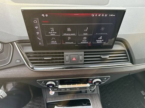 Certified 2025 Audi Q5 2.0T Premium Plus w/ Premium Plus Package image 17