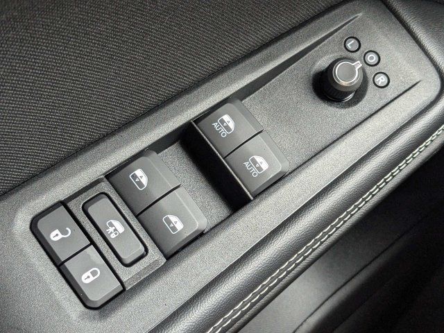 Used 2026 Jeep Cherokee Laredo AWD/4WD image 25