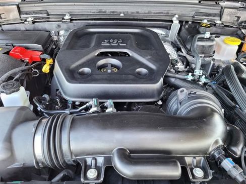 Certified 2025 Jeep Wrangler Unlimited Sahara w/ Safety Group image 20