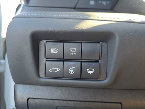 Certified 2022 Toyota Highlander Platinum image 35