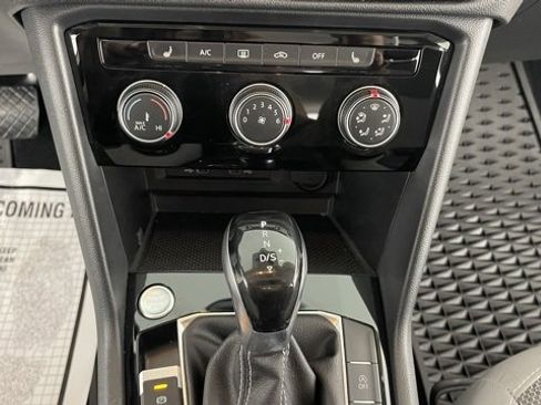 Used 2024 Volkswagen Taos S image 40