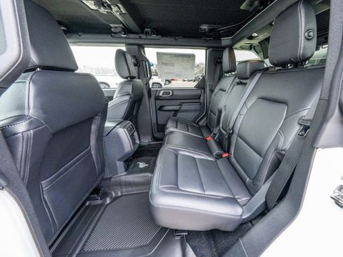 Used 2025 Ford Bronco Outer Banks image 16