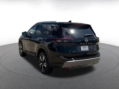 Used 2026 Nissan Rogue SL FWD image 11