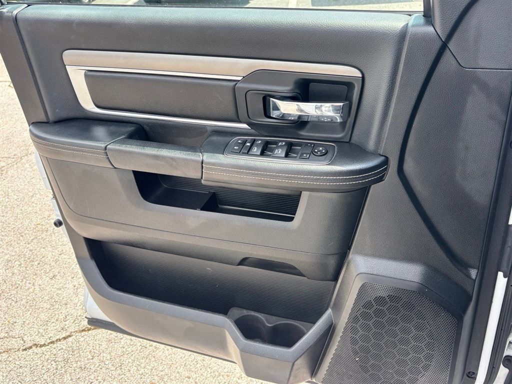 Used 2023 RAM 1500 Warlock AWD/4WD image 12
