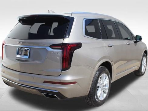 Used 2022 Cadillac XT6 Luxury w/ LPO, Floor Liner Package image 8