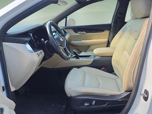 Used 2018 Cadillac XT5 AWD image 18