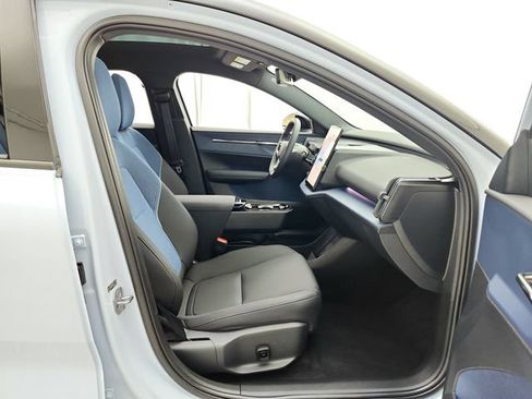 Used 2025 Volvo EX30 Plus w/ Protection Package Premier AWD/4WD image 14