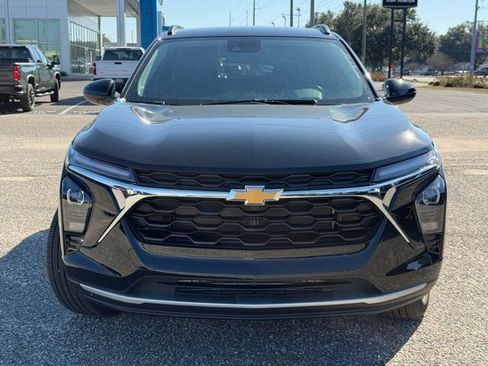 New 2026 Chevrolet Trax LT w/ LT Convenience Package image 2