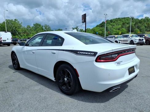 Used 2023 Dodge Charger SXT RWD image 3