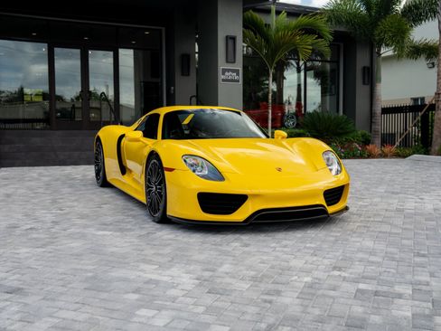 Used 2015 Porsche 918 Spyder AWD/4WD image 3