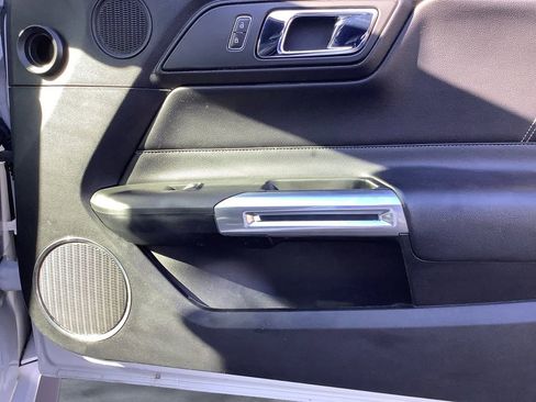 Used 2016 Ford Mustang Premium image 15