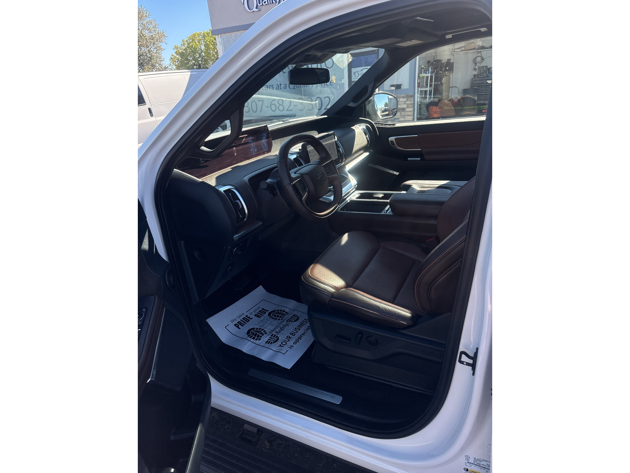 Used 2025 Ford Expedition Max King Ranch AWD/4WD image 13