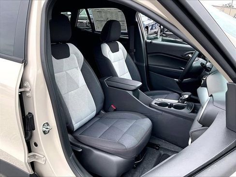New 2026 Chevrolet Trax RS w/ Driver Confidence Package FWD image 28
