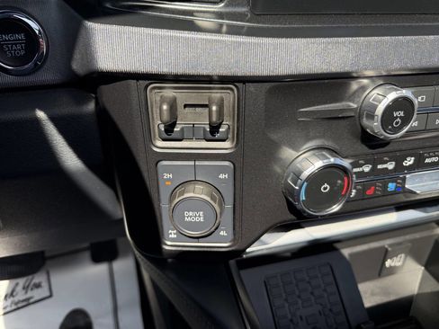 Used 2025 Ford F250 Platinum AWD/4WD image 31
