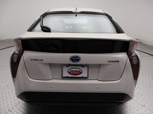 Used 2018 Toyota Prius Four FWD image 10
