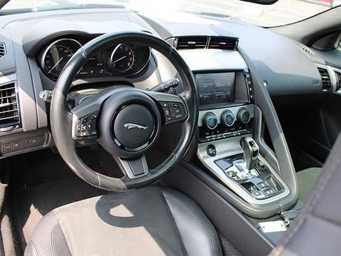 Used 2017 Jaguar F-TYPE Coupe RWD image 9