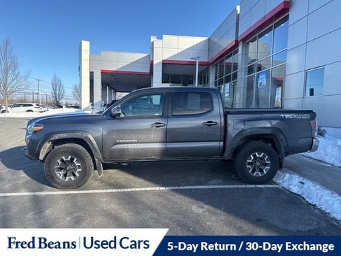Used 2023 Toyota Tacoma TRD Off-Road image 9