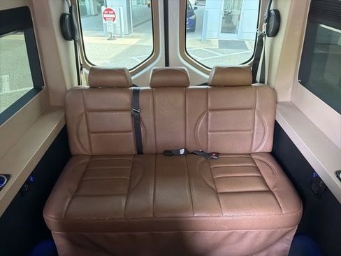 Used 2023 Mercedes-Benz Sprinter 2500 image 6