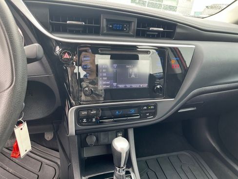 Used 2019 Toyota Corolla LE FWD image 20