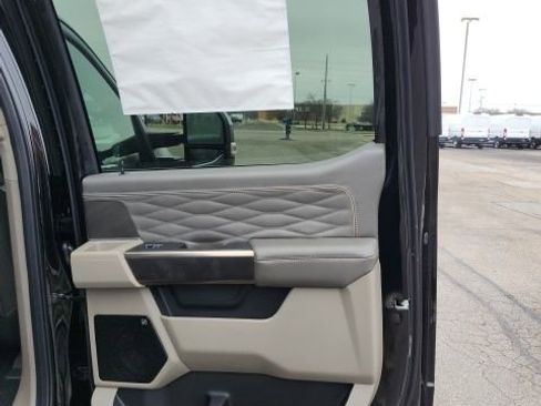 New 2026 Ford F250 Platinum w/ Platinum Plus Package image 32