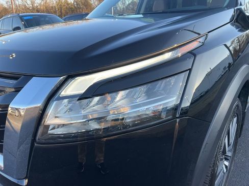 Used 2022 Nissan Pathfinder Platinum w/ Cargo Package image 9