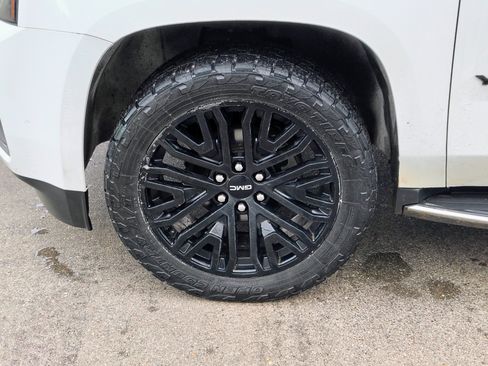 Used 2019 GMC Yukon XL SLT image 9