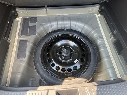 Used 2025 Chevrolet Trax RS FWD image 51