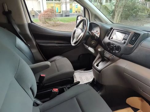Used 2019 Nissan NV200 S w/ Back Door Glass Package image 10