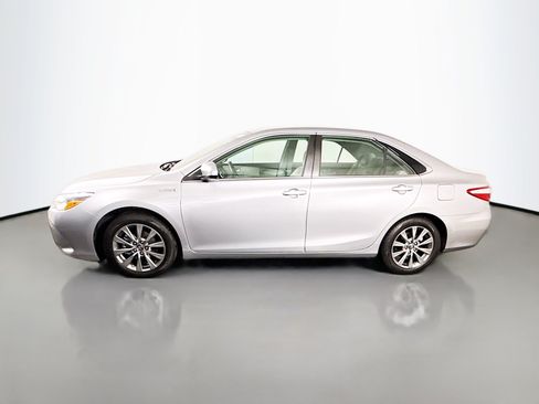 Used 2017 Toyota Camry XLE FWD image 6
