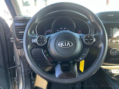 Used 2015 Kia Soul + image 14