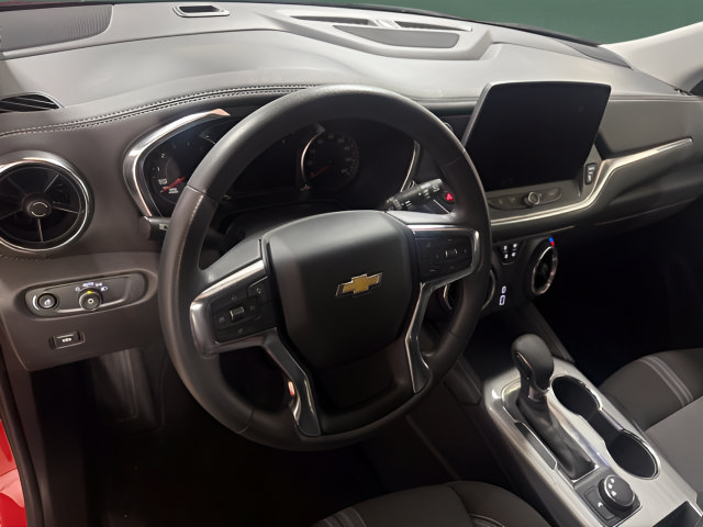 Used 2025 Chevrolet Blazer LT FWD image 17