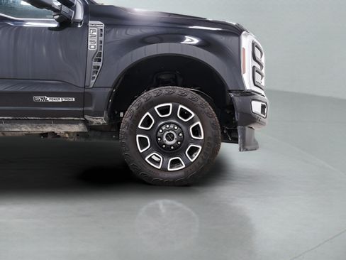 Used 2024 Ford F250 Platinum AWD/4WD image 9