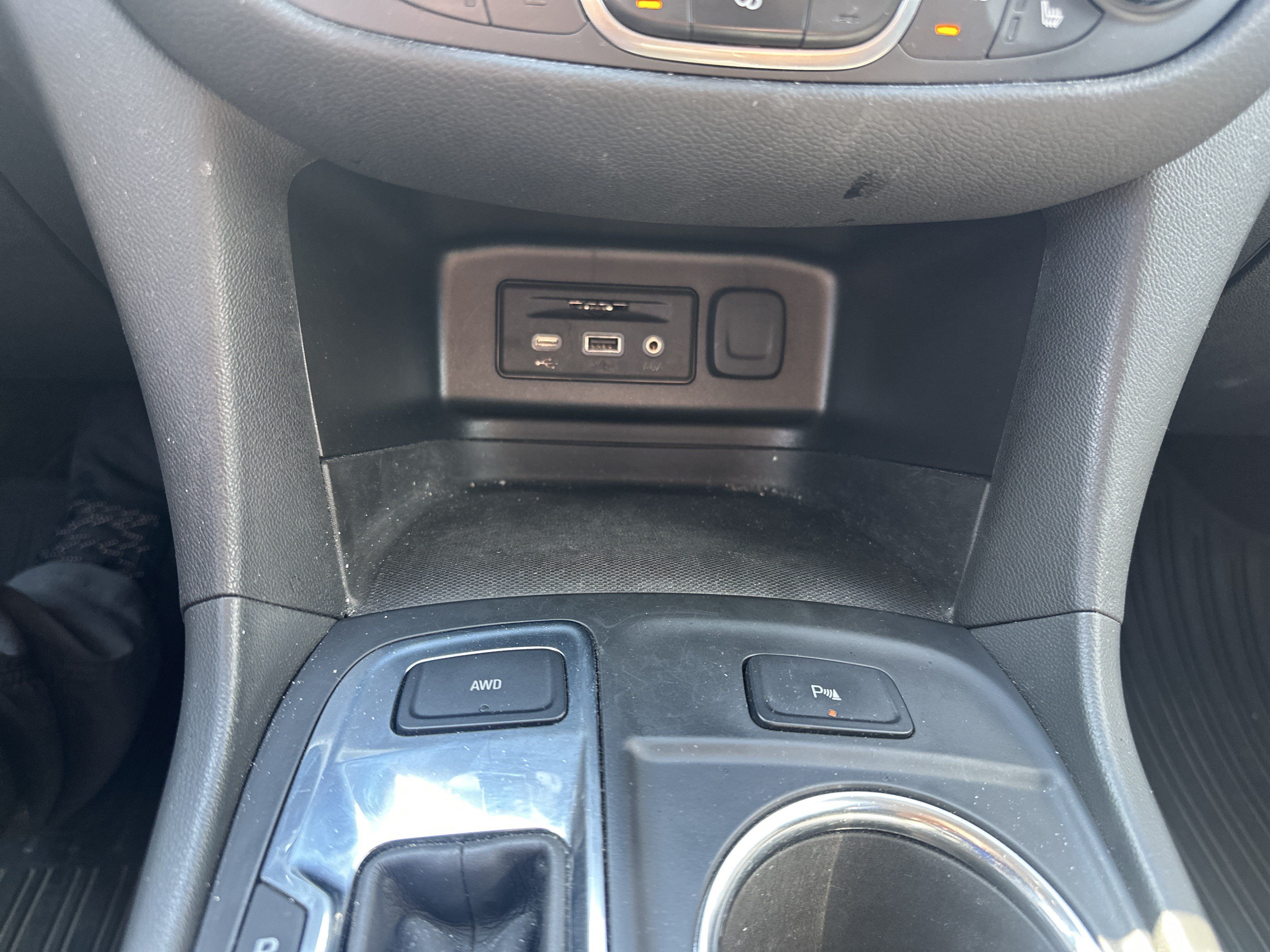 Used 2024 Chevrolet Equinox LT AWD/4WD image 16