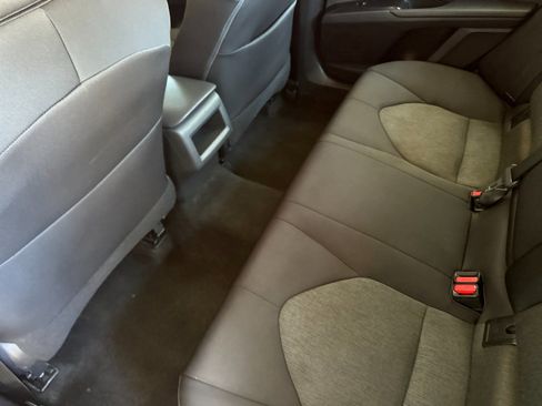 Used 2018 Toyota Camry LE FWD image 12